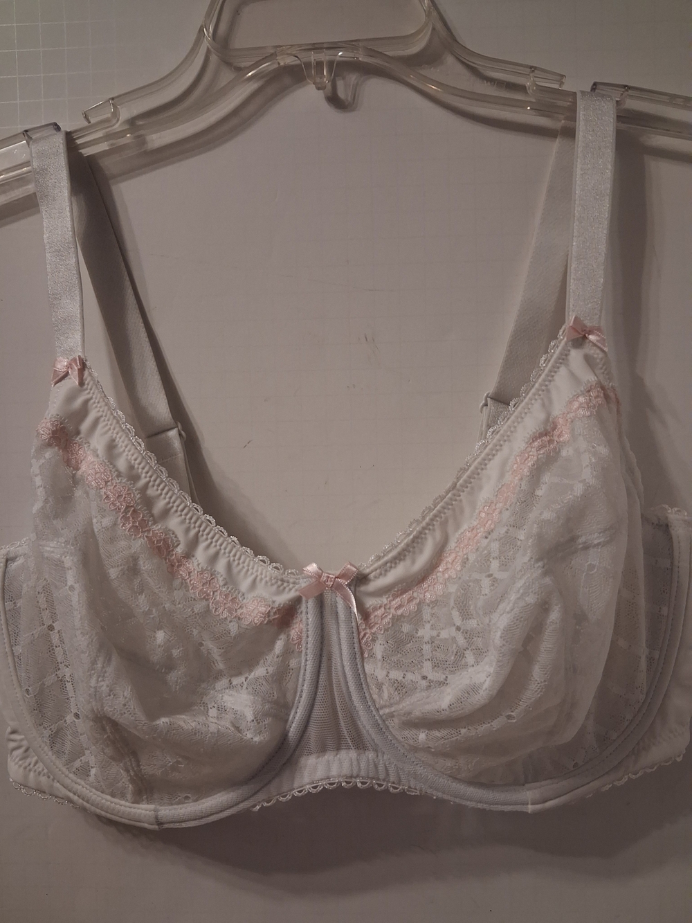 Glamorise White Lace Underwire Bra with Pink Trim